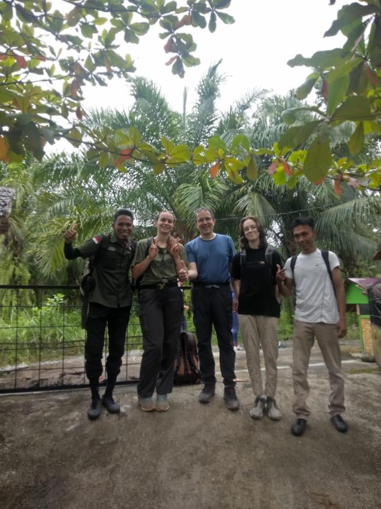 Magpie Homestay & Jungle Trekking Especially For Guest Trekking With Us Bukit Lawang Bagian luar foto