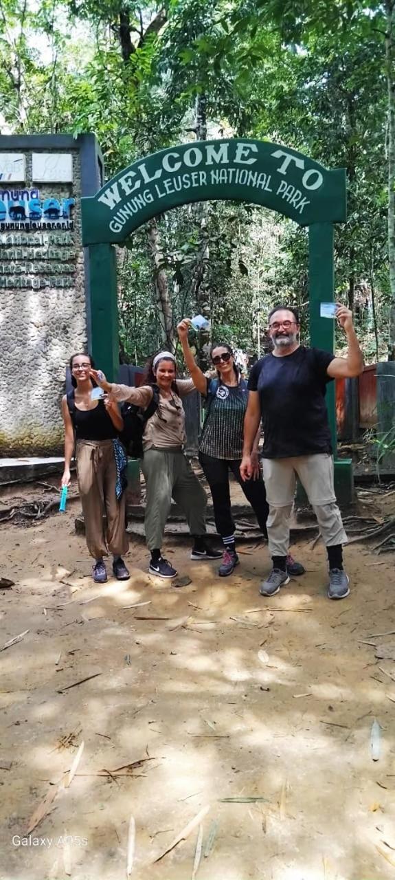 Magpie Homestay & Jungle Trekking Especially For Guest Trekking With Us Bukit Lawang Bagian luar foto